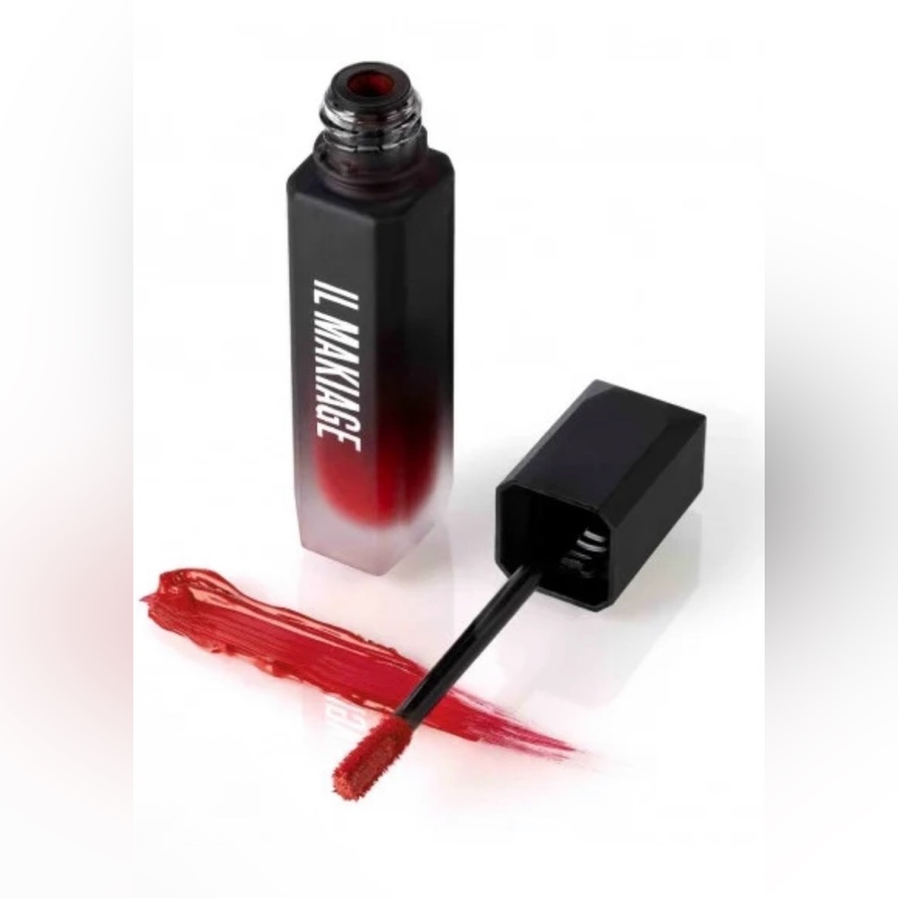 IL MAKIAGE Red  geisha number 405 Liquid lip gloss